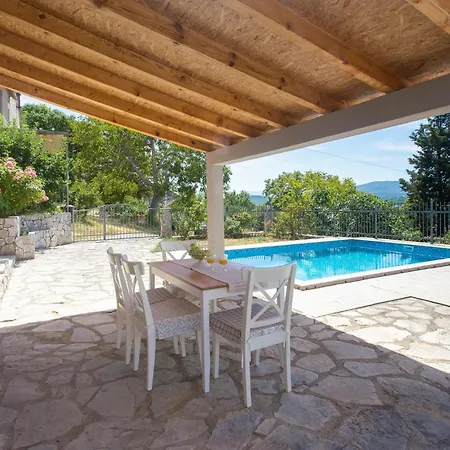 Awesome In With Jacuzzi Holiday home
