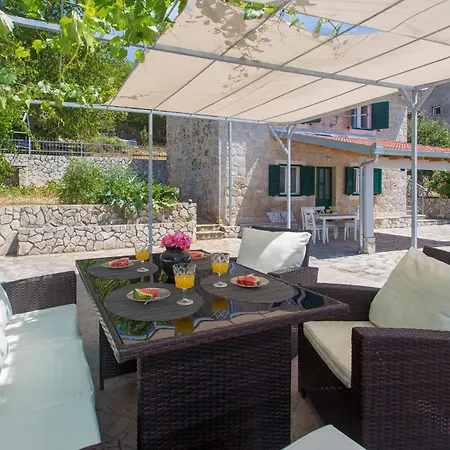 Awesome In With Jacuzzi Holiday home Bajagic